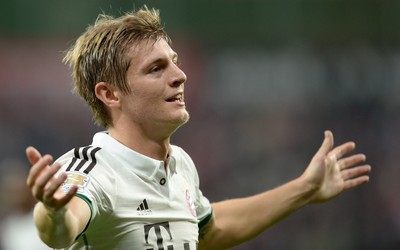 168电竞独家-亚马尔过人像过马路